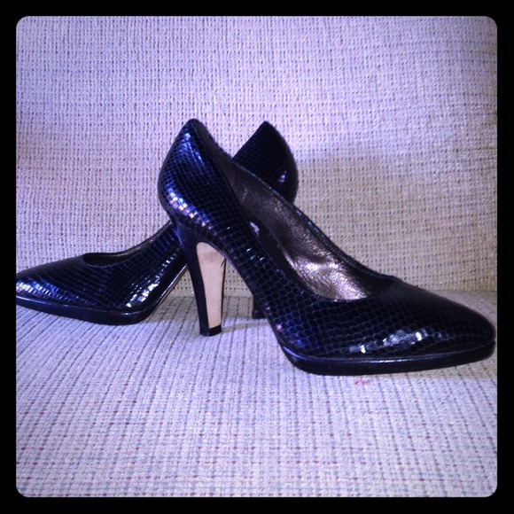 Banana Republic Snakeskin Pumps