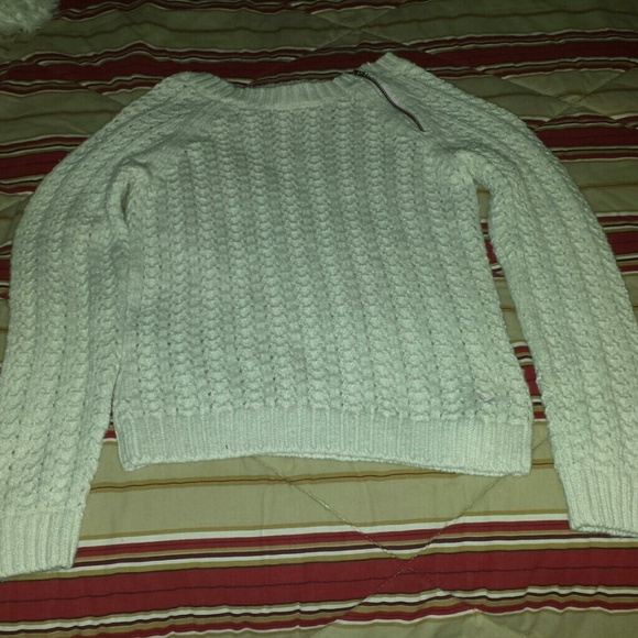 American eagle knitted sweater!
