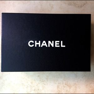 CHANEL 100% authentic shoe box