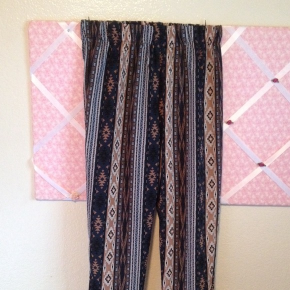 Printed pants - Picture 2 of 3