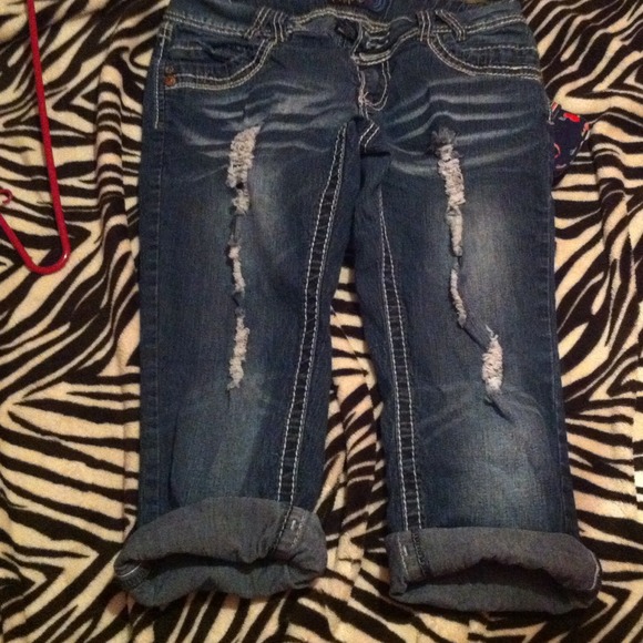 Capris - Picture 2 of 4