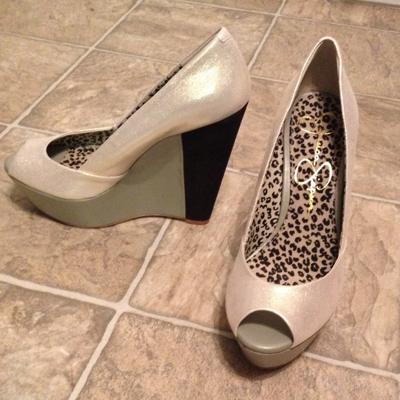 Jessica Simpson Metallic Wedges - Picture 2 of 4