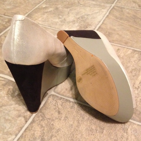 Jessica Simpson Metallic Wedges - Picture 4 of 4