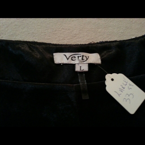 🚫SOLD🚫Highwaisted sequin aztec shorts NWT - Picture 2 of 2