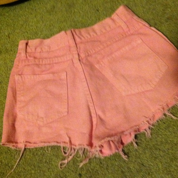 Pink high waisted shorts - Picture 2 of 2