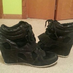 Size 9 shoe with heels