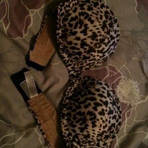 SOLD Vs bra size 34a strapless