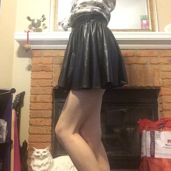 🚫SOLD IN BUNDLE🚫Black Pleather Skater Skirt - Picture 3 of 3