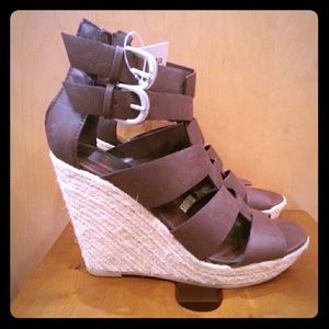HOLD FOR @shanelle375 Dolce Vita wedge