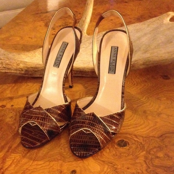 SALE! Anne Klein Brown "Snake" Open Toe Sling Back - Picture 1 of 4