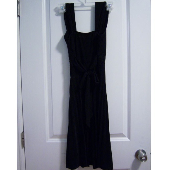 Flowy Black Dress - Picture 3 of 3