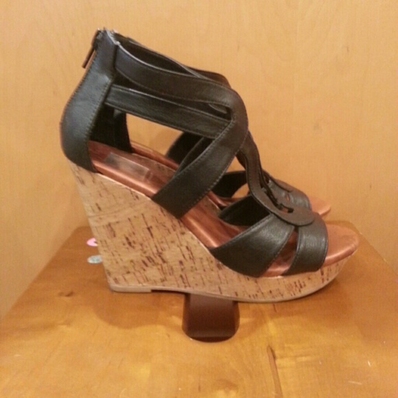 SOLD Dolce vita for target platform wedge - Picture 2 of 4