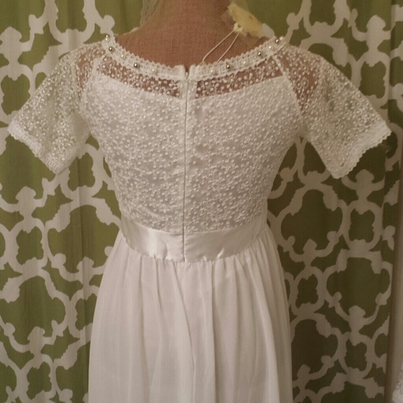 MORE PHOTOS - Picture 4 of 4