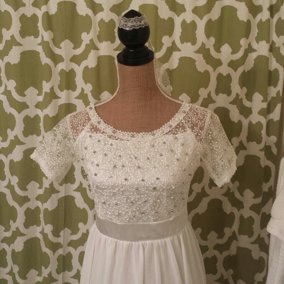 MORE PHOTOS - Picture 2 of 4