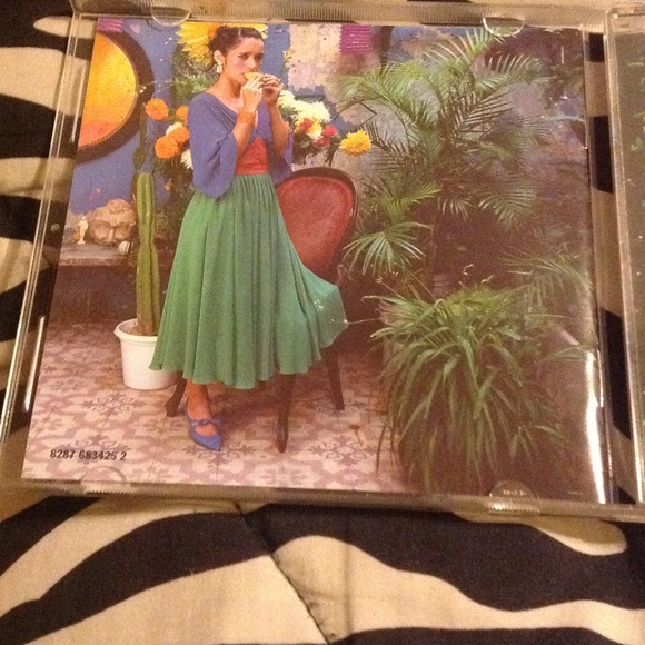 Julieta Venegas Limon y Sal Album 🌼 - Picture 3 of 4