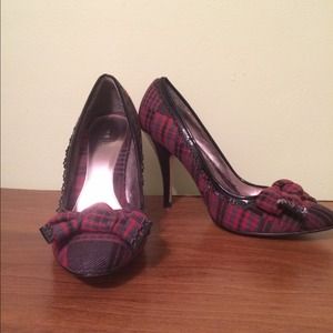 Red and black plaid heels with a bow
