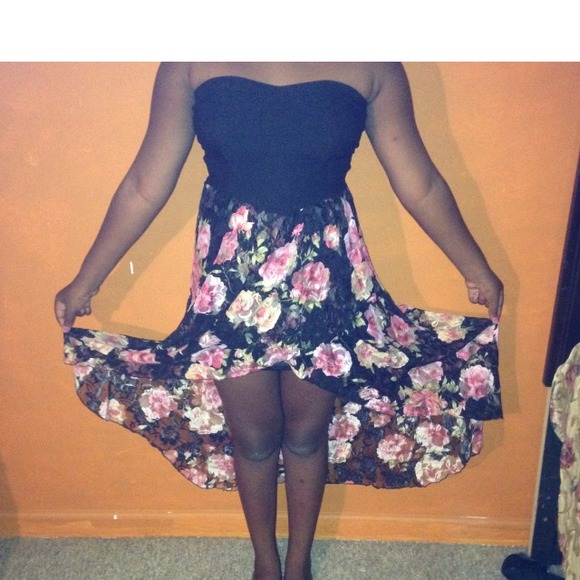 Dress - Picture 2 of 3