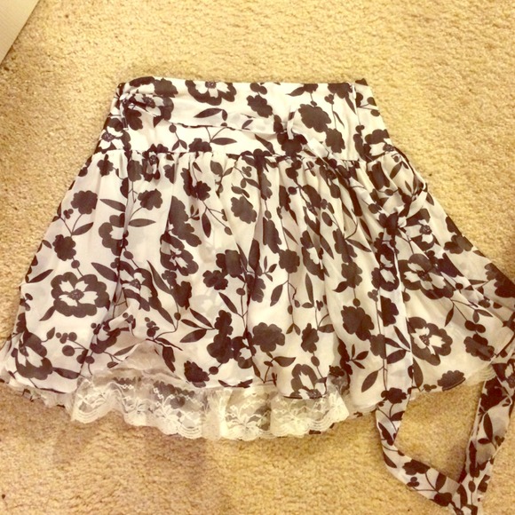 Xs floral skirt