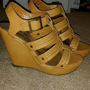 Yellow wedges