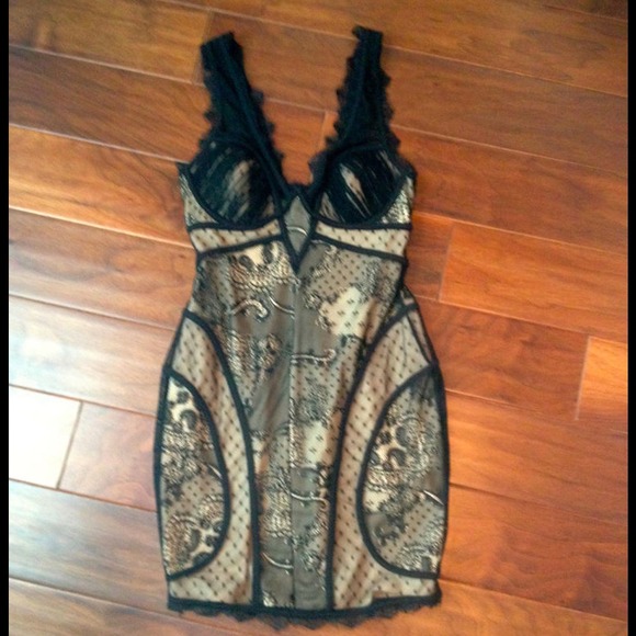 Bebe V-Neck Lace Dress