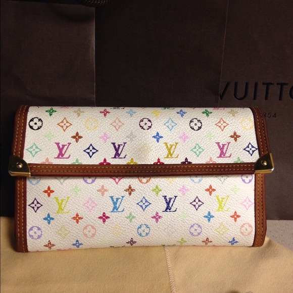 ❌❌SOLD ❌❌💯Auth LV White Multi Wallet - Picture 1 of 4