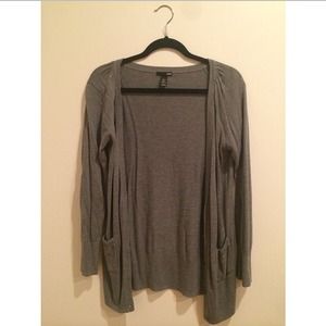 ❁ Brand: H&M ❁
Condition: Worn