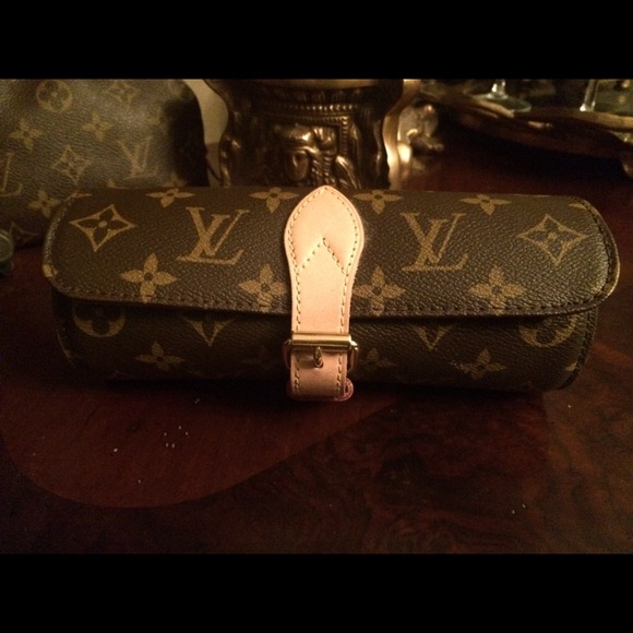 ***SOLD*** auth Louis Vuitton 3 Watch Case