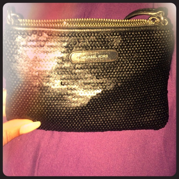 Michael kors wristlet