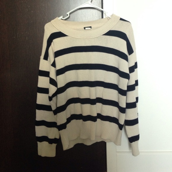 J. Crew Sweaters - J.crew stopes sweater in size XL runs smaller