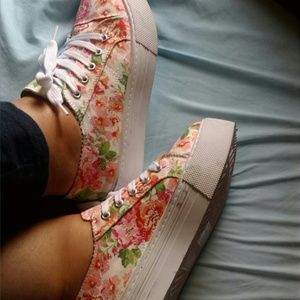 FINAL PRICE Aeropostale floral platform sneakers