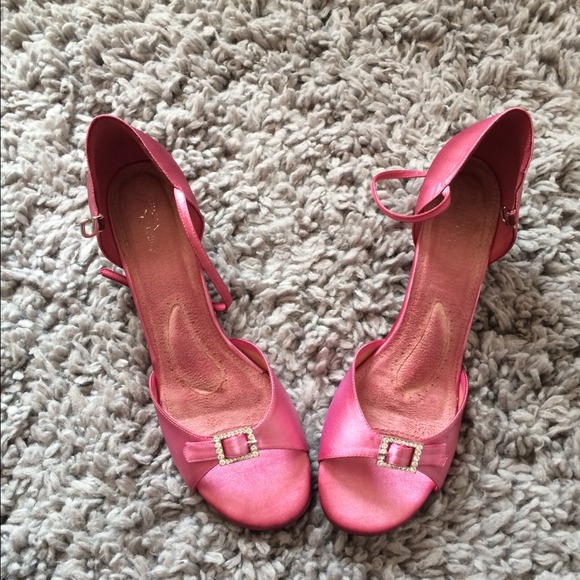 Angela Nuran never worn wedding shoes