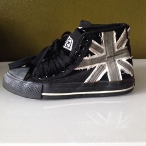 High Top Union Jack Sneaks