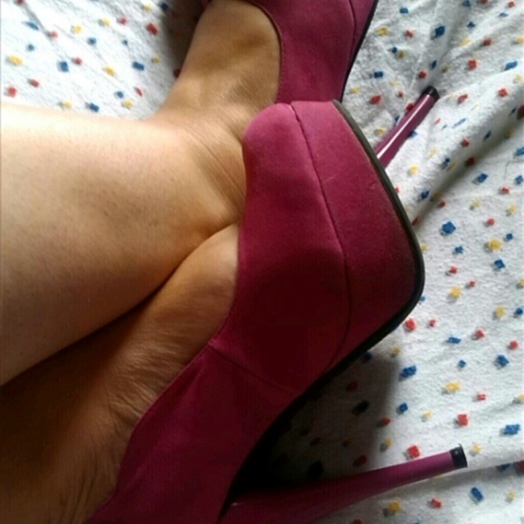 FINAL PRICE HOST PICK Herstyle pink stilettos!