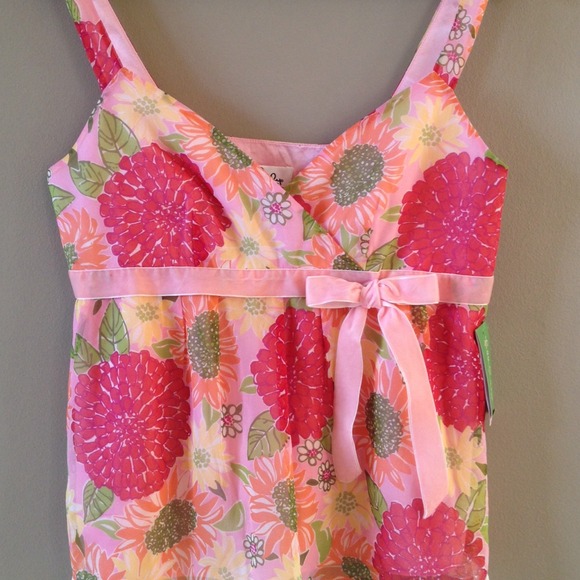 New w/tag. Lilly Pulitzer Silk Top. Size 8. - Picture 4 of 4