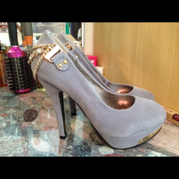 Grey detail pump