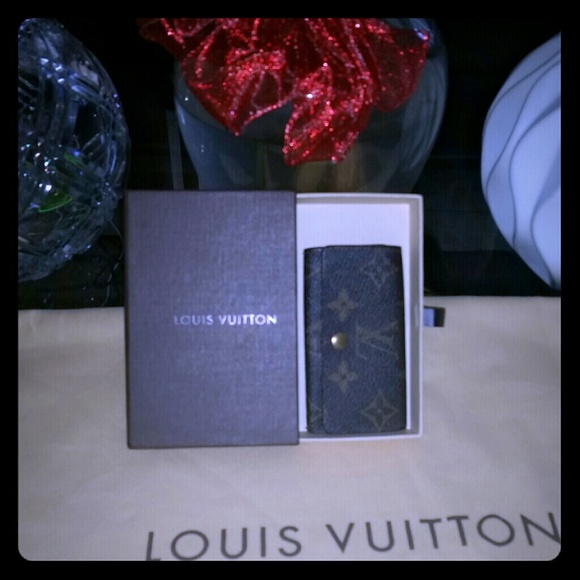 Authentic Louis Vuitton 4 Key Holder