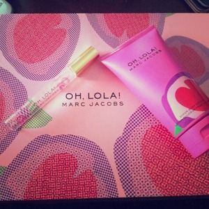 🌺Oh, Lola!🌸 Marc Jacobs fragrance set