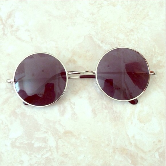 Accessories - Black & Silver Round Sunglasses