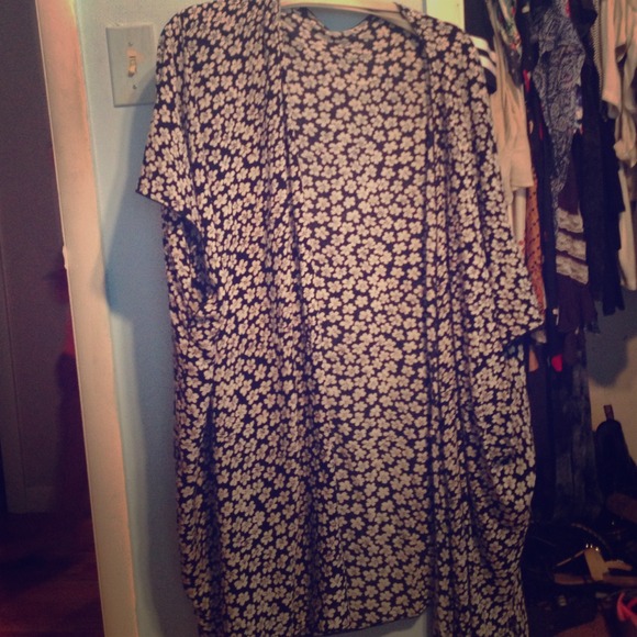 Brandy Melville long kimono NWOT