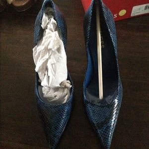 Brand new guess heels