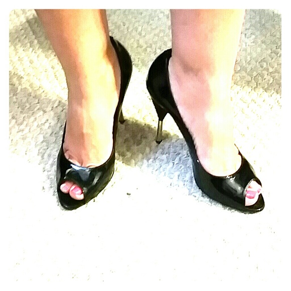 REDUCED!!Marc by Marc Jacobs patent peep toes - Picture 1 of 4