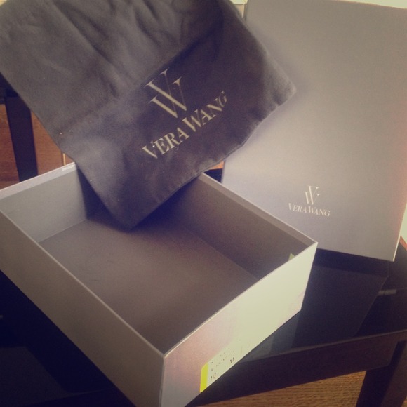 Vera wang box & dust bag