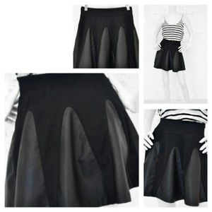 Blk pleated mini skirt