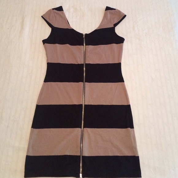 ❌Sold❌H&M zipper front bodycon dress