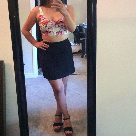 Floral crop top - Picture 3 of 3