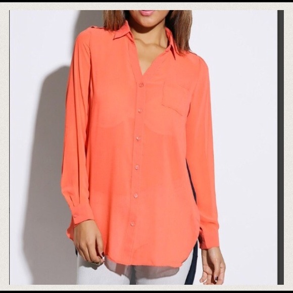 SOLD ON THREADFLIP Coral & navy high low TOP - Picture 2 of 3