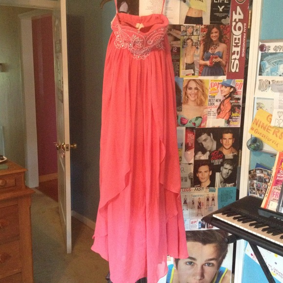 Sweetheart neckline coral prom dress NWOT