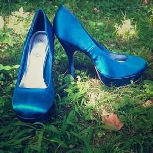 Deb Five Inch Teal Platform Heels