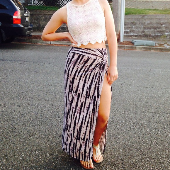 Tie dye • high slit • maxi skirt