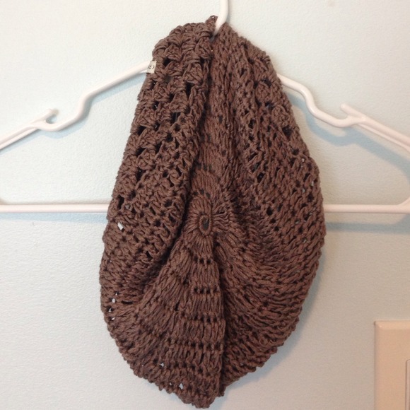 Accessories - Brown knit hat